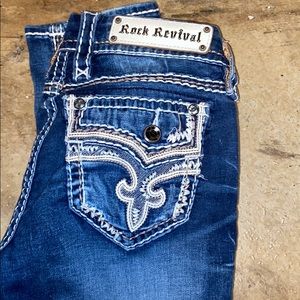 Women’s Rock Revival straight leg jeans